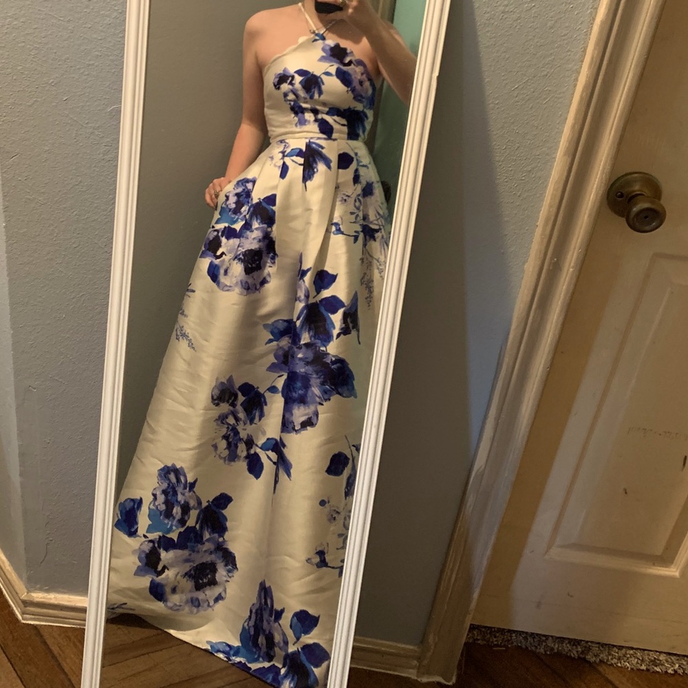 Dillards Prom Dress- Size 3 only worn once